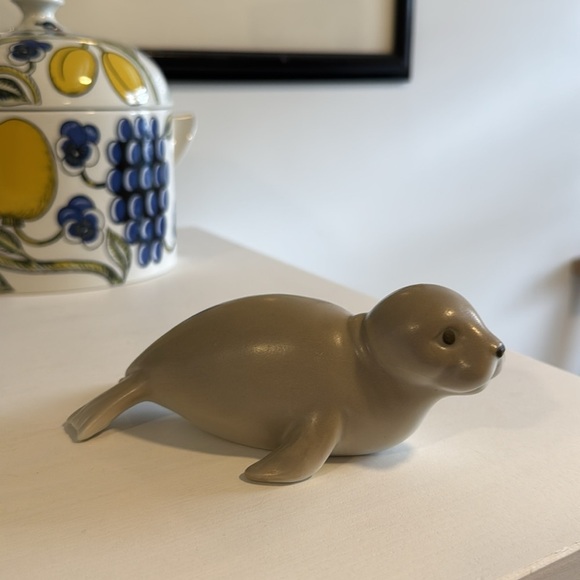 Baby Seal Ceramic Figurine Decor Statue - Picture 5 of 8